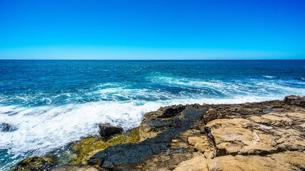 Ko Olina Hawaii Oahu Adası kıyı tarihinde Pasifik Okyanusu dalgaları