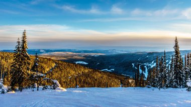 Kar kaplı oynamak toprağa Fraser Valley British Columbia, Kanada 