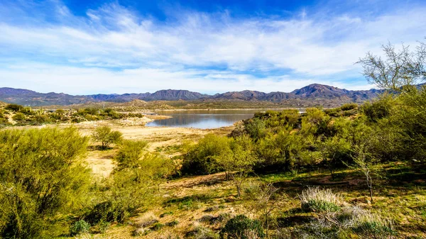 Área del Lago Bartlett en el Bosque Nacional de Tonto cerca de Phoenix Arizona — Foto de Stock