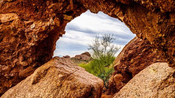 Buttes de arenito vermelho de Papago Park, Phoenix, Arizona — Fotografia de Stock