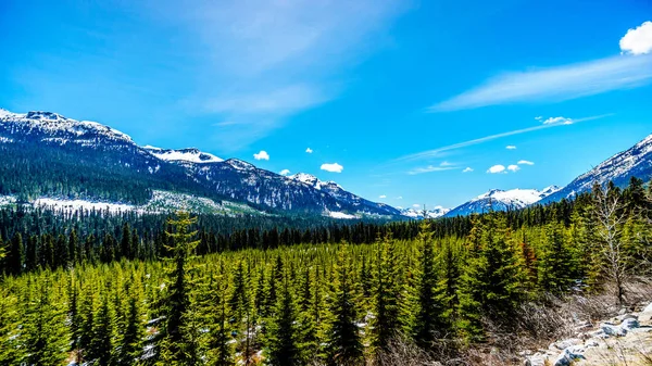 Itinerario Duffy Lake con la catena montuosa costiera della Columbia Britannica, Canada — Foto Stock