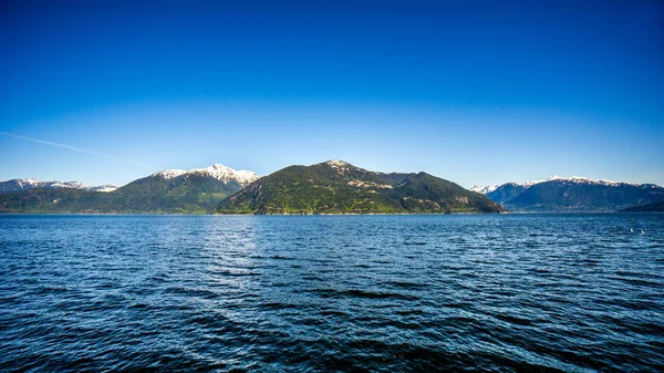 Monte Wrottesley visto desde Porteau Cove en British Columbia, Canadá —  Fotos de Stock