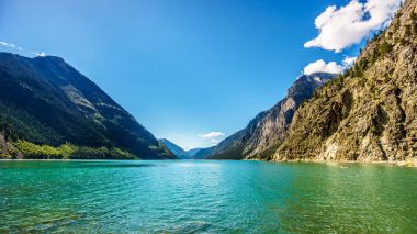 Mount Mclean Güney British Columbia Kanada'da yürüyerek Seton Gölü'nün su temiz yeşil