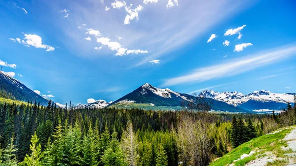 Montagne costiere lungo la Duffey Lake Road nel sud della Columbia Britannica Canada — Foto Stock