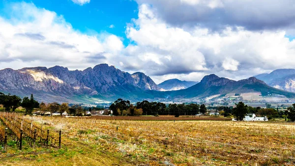 Franschhoek vallei in de Western Cape van Zuid-Afrika met zijn vele wijngaarden — Stockfoto