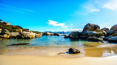 Büyük Granit kayalar kayalar Beach, popüler bir doğa rezerv ve Afrika penguenler koloni için ev