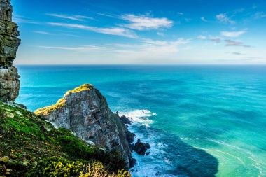 Cape Point, Cape iyi umut doğa rezerv Güney ucunda Cape Yarımadası'nın engebeli ve dik kayalıklarla