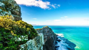 Cape Point, Cape iyi umut doğa rezerv Güney ucunda Cape Yarımadası'nın engebeli ve dik kayalıklarla