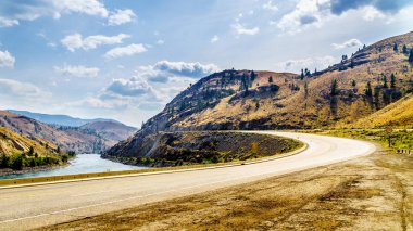 Kamloops göl üzerinde birçok orman yangınları nedeniyle 2017 yazında asılı duman