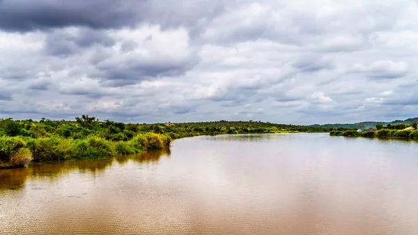 Olifants Nehri yakınında Kruger Park ve Phalaborwa Limpopo ve Güney Afrika'daki Mpumalanga il sınırında
