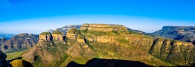 Üç Rondavels, Blyde River Kanyonu doğa rezerv üzerinden bir gün batımı Panorama görünümünü Panorama rotasındaki Mpumalanga Province, Güney Afrika için