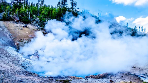 Steam Coming Hot Crystal Clear Blue Water Beryl Spring Geyser — Stock Photo, Image