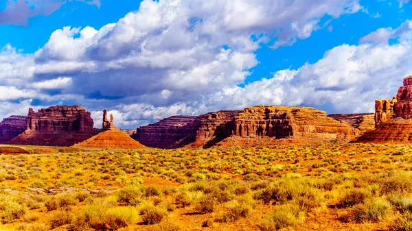 Red Sandstone Buttes Pinnacles Semi Desert Landscape Valley Gods State — Stock Photo, Image