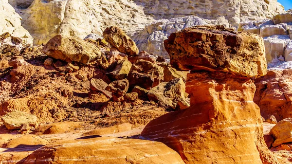 Toadstool Hoodoos Contra Fundo Das Montanhas Arenito Coloridas Grand Staircase — Fotografia de Stock