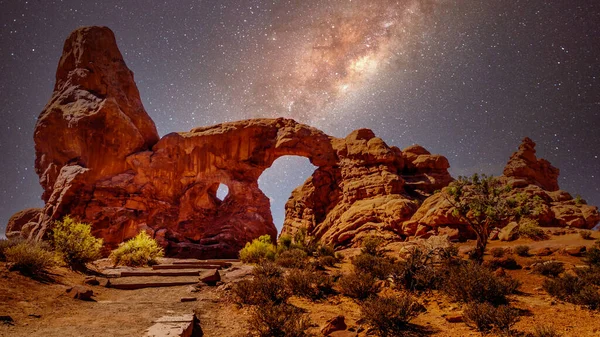 Turret Arch Stars Milky Way Windows Section Arches National Park — Fotografia de Stock