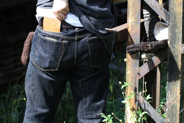 katlanmış erkek denim jeans