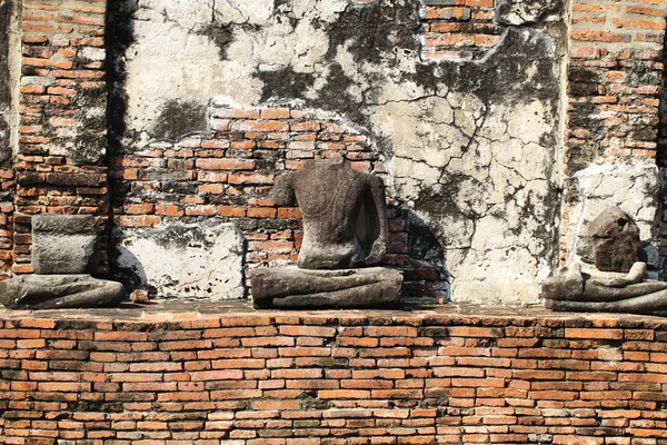 Förstört antika buddha-statyn på ayutthaya, Thailand — Stockfoto