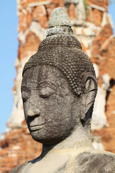 Huvud och ansikte av antika sten grå buddha-statyn, konst skulptur — Stockfoto