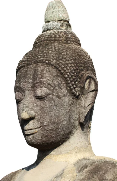 Cabeza y cara de la antigua estatua de buda de piedra aislada sobre fondo blanco —  Fotos de Stock