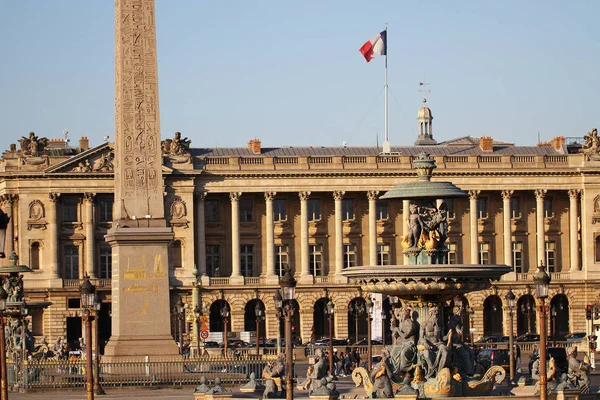 Place de la Concorde, το ένα από το πιο vising ορόσημο του Παρισιού στα τέλη του στα Ηλύσια πεδία, την πλατεία, Γαλλική επανάσταση, ο βασιλιάς Λουδοβίκος — Φωτογραφία Αρχείου