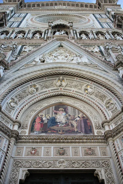 The marvellous art statue and painting decorated surrounding on Florance duomo, The mistery sculpture on Famous white Architectural cathedral church under blue sky at Florance, The largest church in Italy, travel destination backgrounds