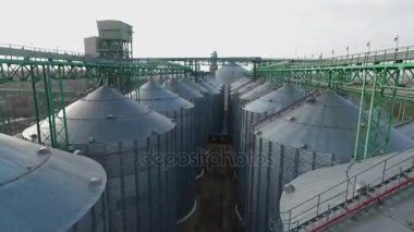 Hava. Tarım tahıl siloları depolama tankı