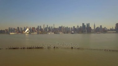 Hava. Hoboken, Hudson Nehri üzerinde 4 k uçan görünümünden Manhattan