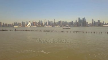 Hava. Hoboken, Hudson Nehri üzerinde 4 k uçan görünümünden Manhattan