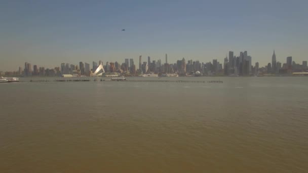 Aéreo Manhattan Vista Hoboken Sobrevoando Rio Hudson — Vídeo de Stock