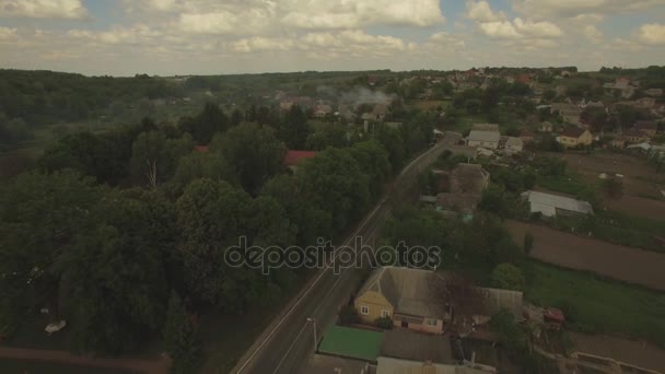 Antenn. Typiska landsbygden i Ukraina. Förorts bostäder aera. 4k — Stockvideo