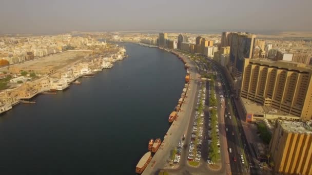 Воздушный Дубай Крик Исторический Центр Объединенных Арабских Эмиратов Восход Солнца — стоковое видео