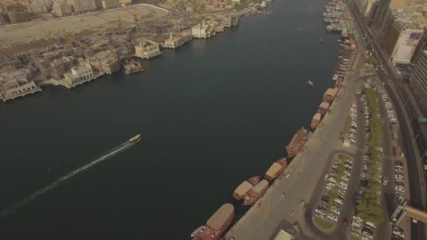 Luchtfoto Dubai Creek Historisch Centrum Van Verenigde Arabische Emiraten Sunrise — Stockvideo