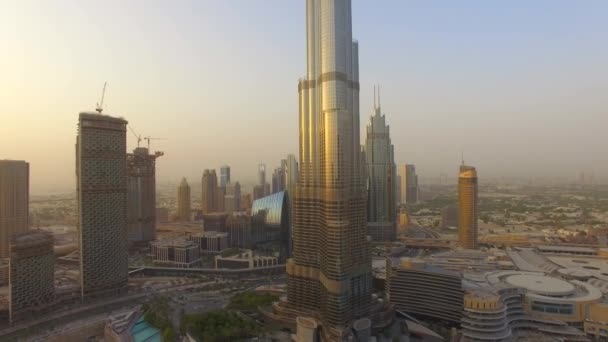 Antenne Burj Khalifa Der Höchste Wolkenkratzer Der Welt Kamera Fliegt — Stockvideo