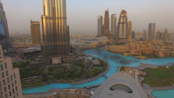 Antenn Burj Khalifa Den Högsta Skyskrapan Världen Kameran Flyger Fram — Stockvideo