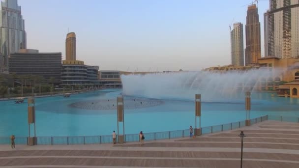 Aerial Dubai Musical Fountain Flying Dubai Mall Burj Khalifa — Stock Video