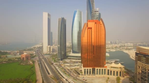 Aérea Paisaje Abu Dhabi Rascacielos Modernos — Vídeos de Stock