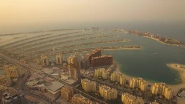 Hava. Dubai Jumeirah Palmiye Adası. İş lüks evler daireler. Birleşik Arap Emirlikleri. 4k