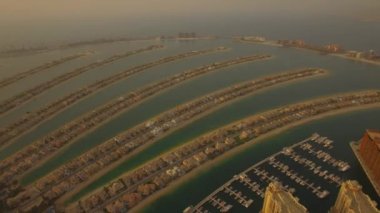 Hava. Dubai Jumeirah Palmiye Adası. İş lüks evler daireler. Birleşik Arap Emirlikleri. 4k