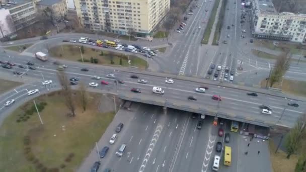 空中时间的流逝 一个大城市的交通 汽车通过公路交叉口 乌克兰基辅 — 图库视频影像