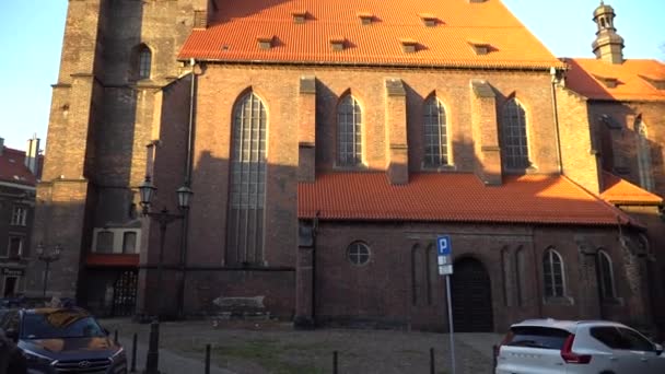 Iglesia Todos Los Santos Ciudad Gliwice Polonia Gimbal Disparó — Vídeo de stock