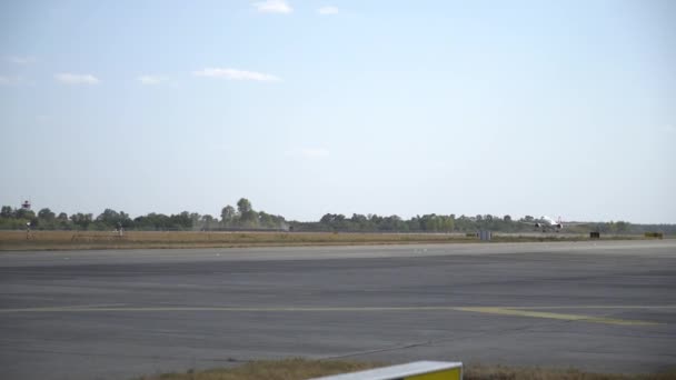 Kijów Ukraina Lotnisko Boryspil Września 2019 Samolot Startuje Pasa Startowego — Wideo stockowe