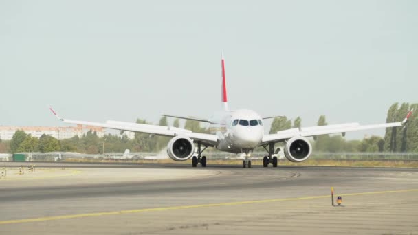 Avião Pronto Para Decolar Rolos Pista Aeroporto Aeroporto Internacional Boryspil — Vídeo de Stock