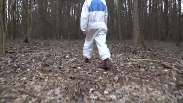 Young Woman Hides Forest Epidemic Coronavirus Covid — Stock Video
