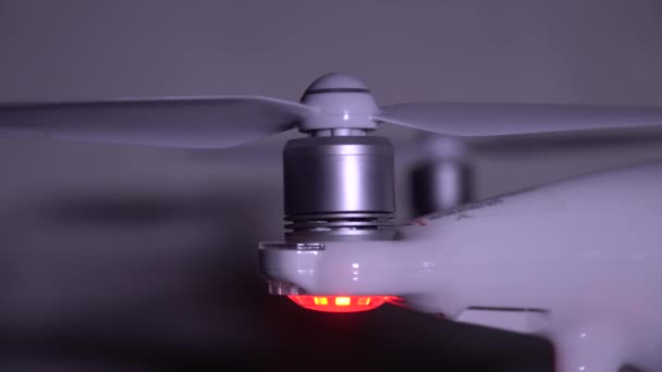 Drone Quadrocopter Propeller Och Motor Närbild Slider Skjuten — Stockvideo