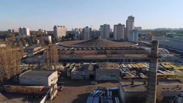 Imágenes Aéreas Autobuses Rotos Abandonados Cementerio Autobuses — Vídeos de Stock