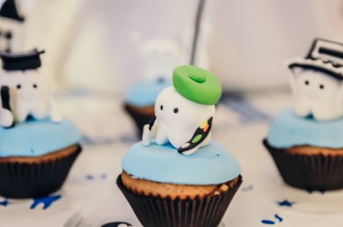 Diş kahraman top kek