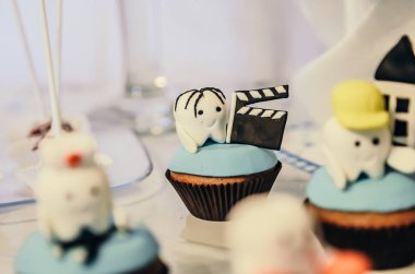 Diş kahraman top kek