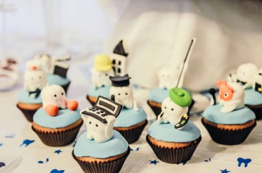 ilk diş parti pasta kahramanlar