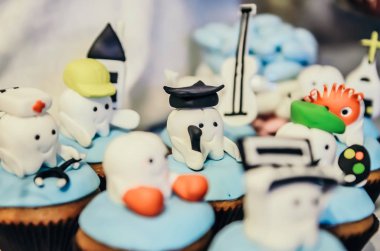 Diş kahraman top kek