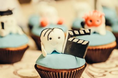 Diş kahraman top kek